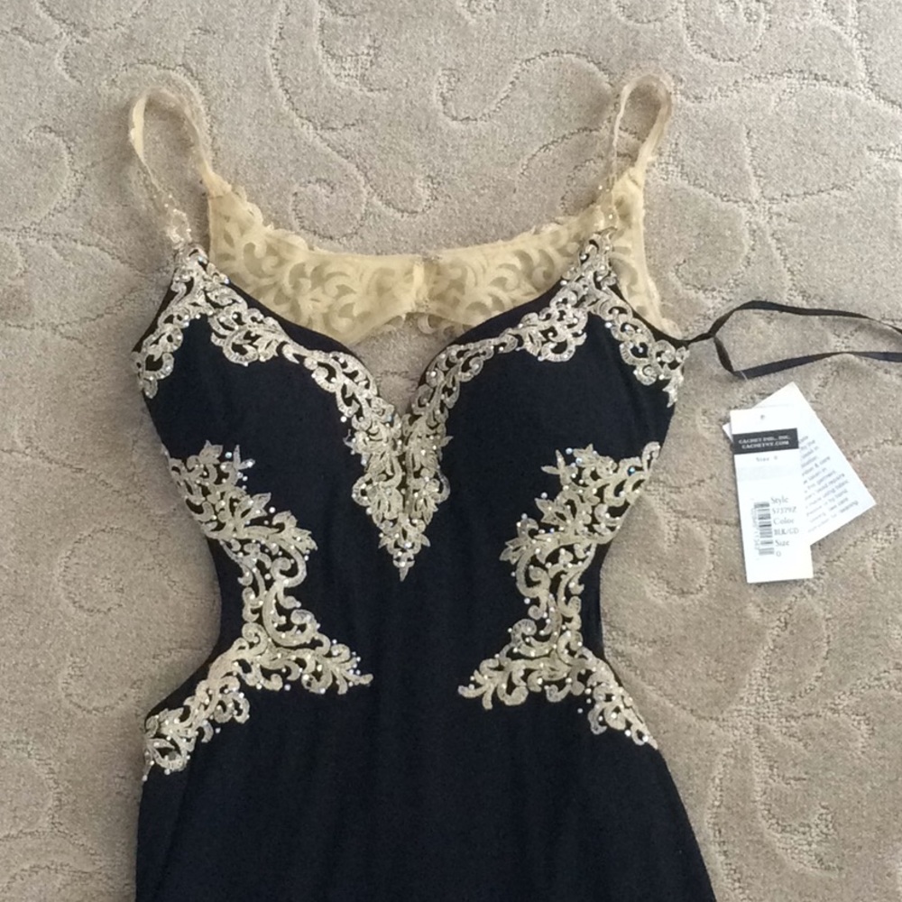 Embroidered open back jersey gown with side slit